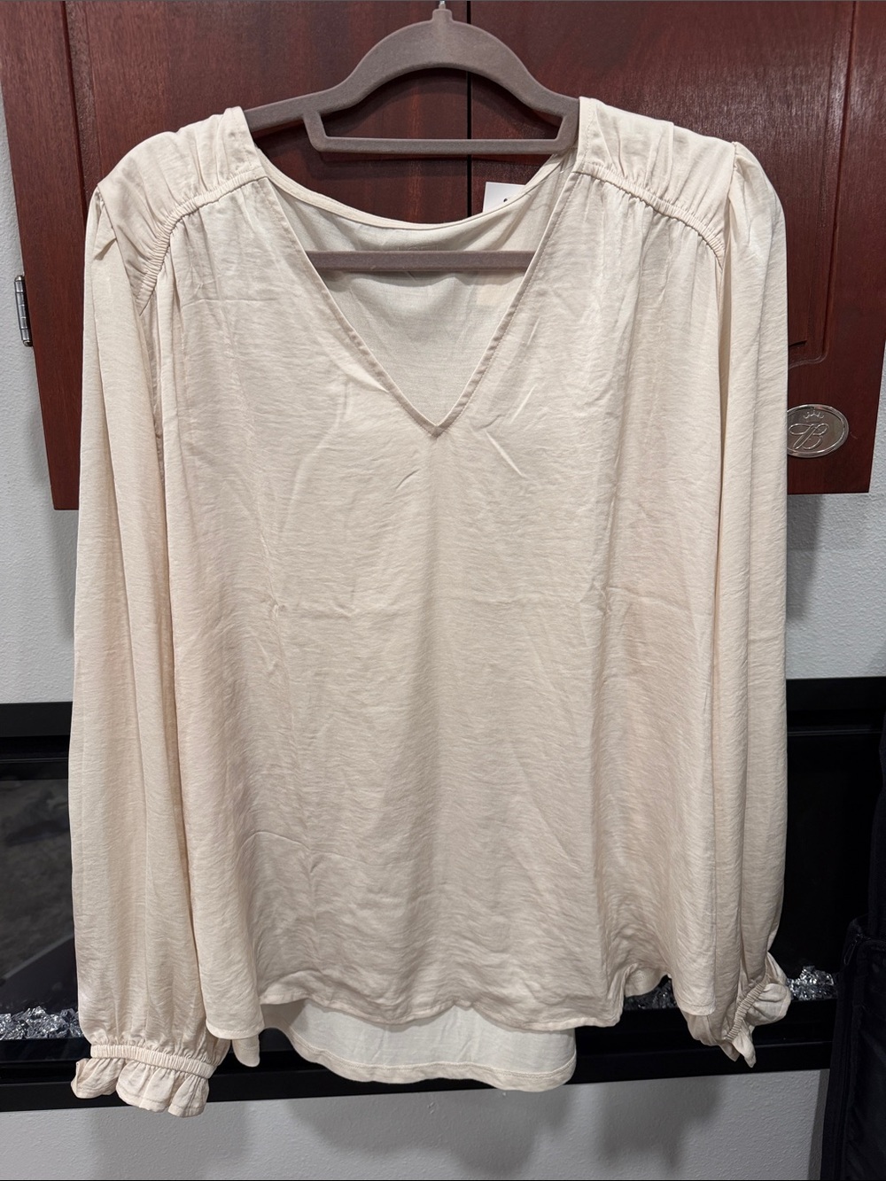 LOFT Cream V-Neck Long Sleeve Blouse